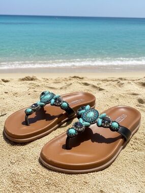 Turquoise-Embellished Black Toe-Post Sandal - Women